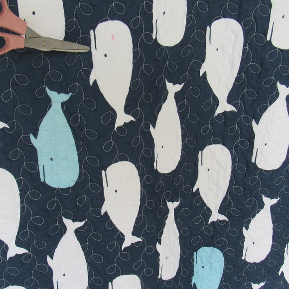 Quilted Whale Blanket Bedspread Fabric Few Spots Full? - Picture 6 of 13